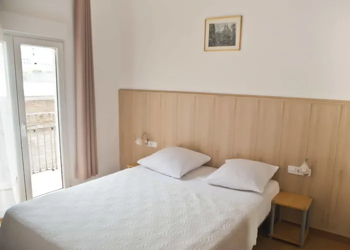 Casp House 3*