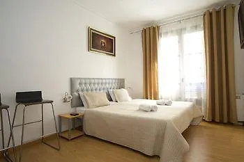 Pensión Casp House 3*