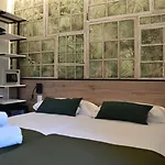 Casp House בית הארחה 3*