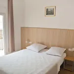 Casp House 3*